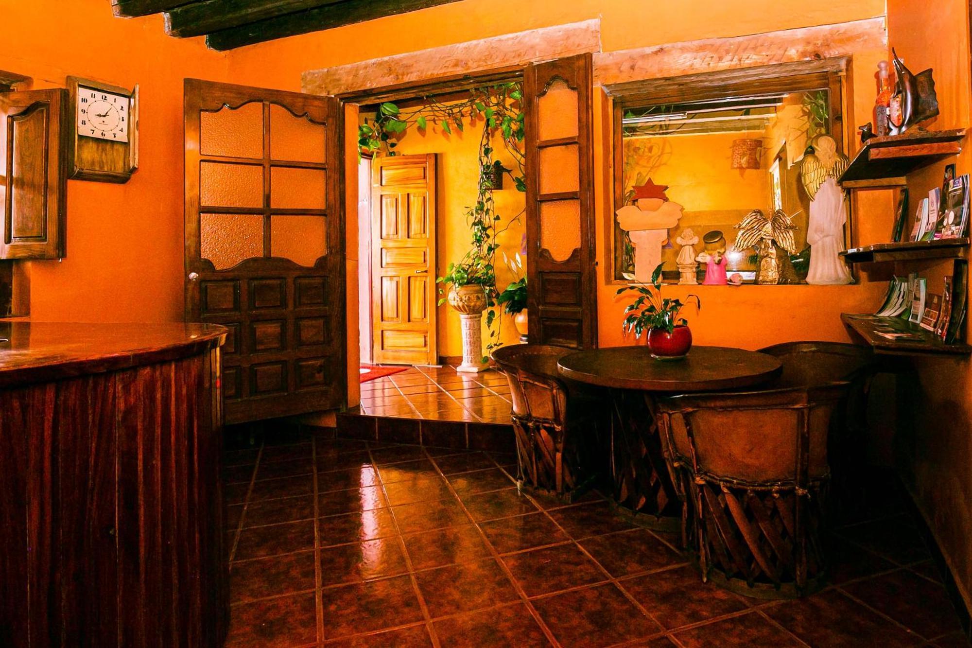 Oyo Posada De Los Angeles, Patzcuaro Luaran gambar